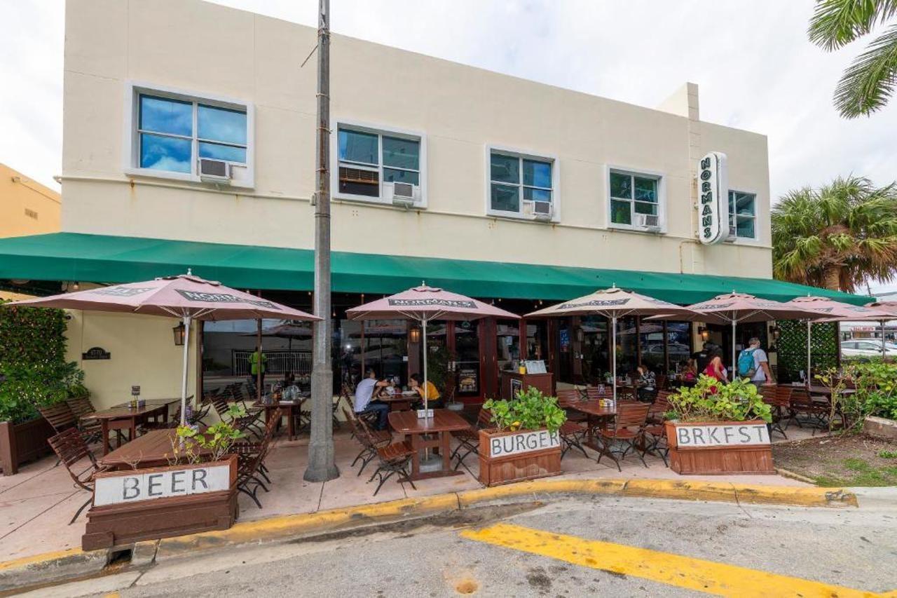 Hotel Norman's And Dining 3*